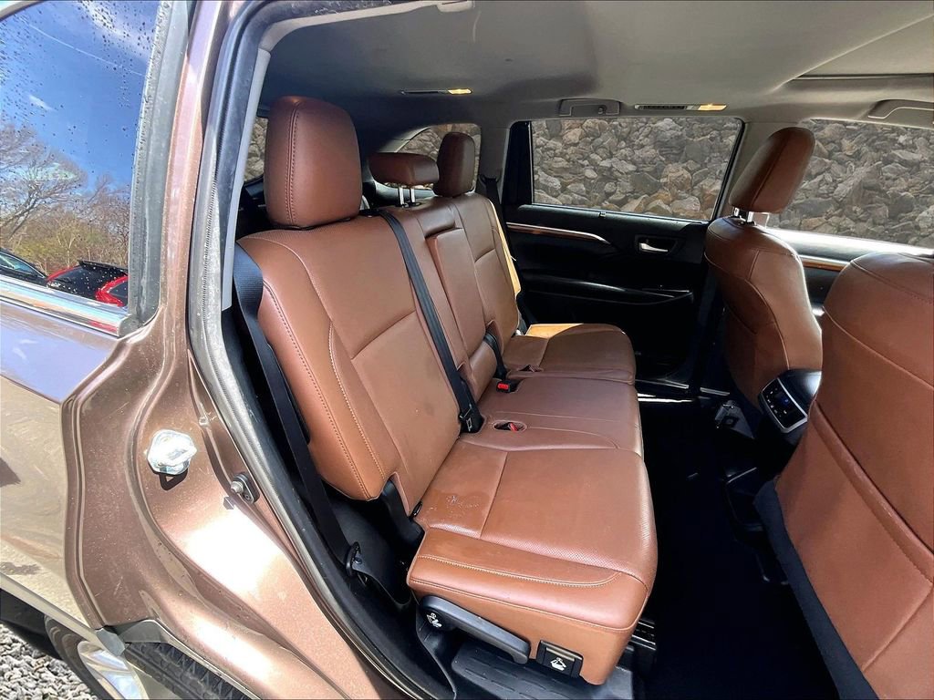 Used 2019 Toyota Highlander Limited AWD/4WD image 21
