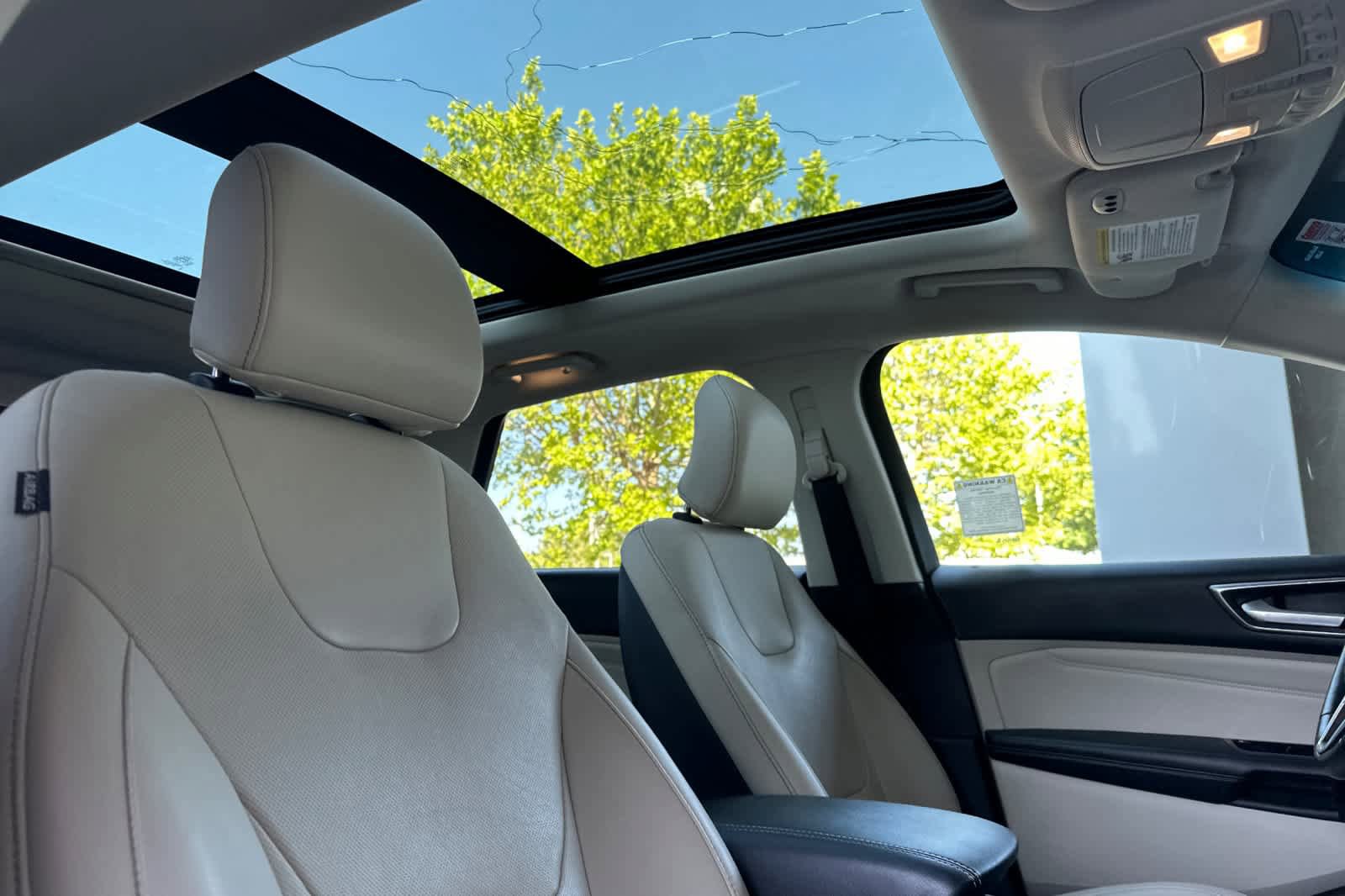 Used 2015 Ford Edge Titanium w/ Equipment Group 302A FWD image 18