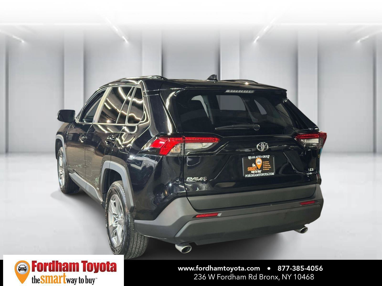 Used 2025 Toyota RAV4 XLE AWD/4WD image 5