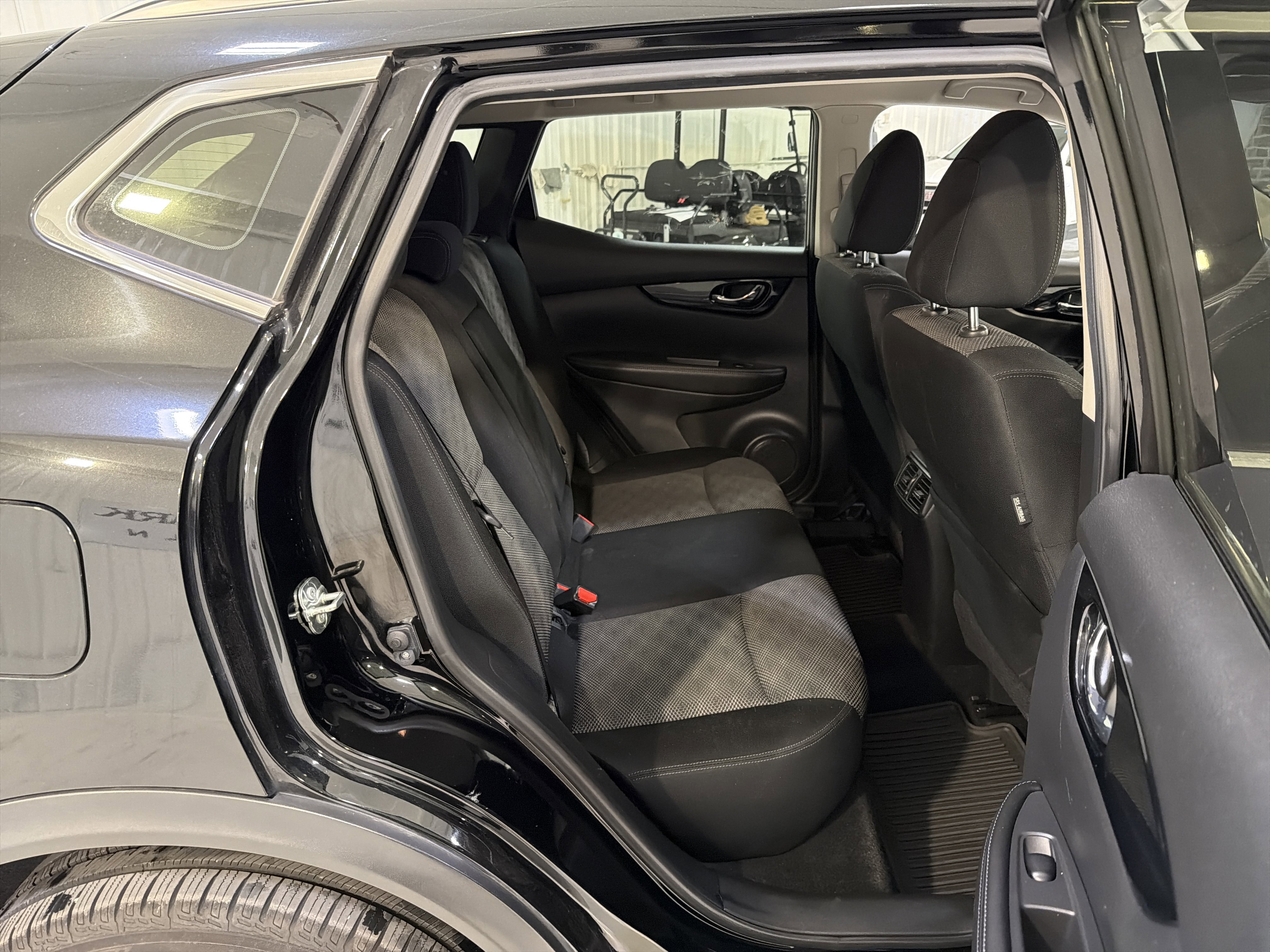 Used 2018 Nissan Rogue Sport SV image 12