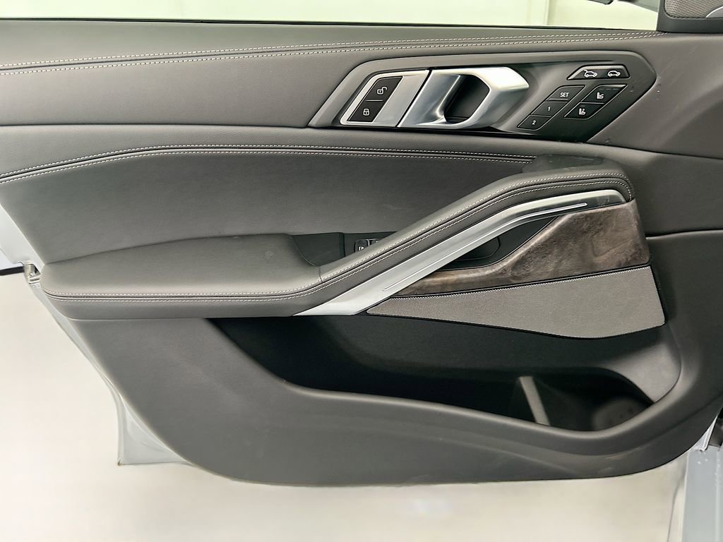 New 2027 BMW X6 xDrive40i AWD/4WD image 23