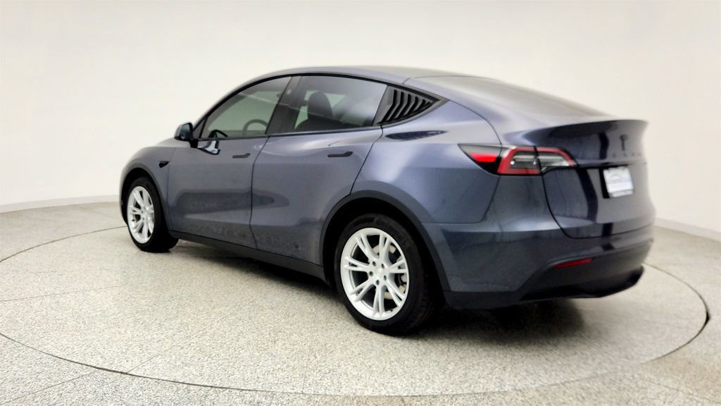 Used 2023 Tesla Model Y AWD image 7