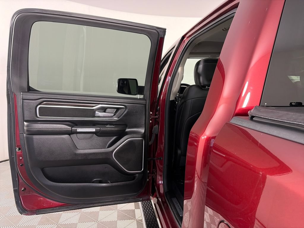 Used 2022 RAM 1500 Laramie AWD/4WD image 12