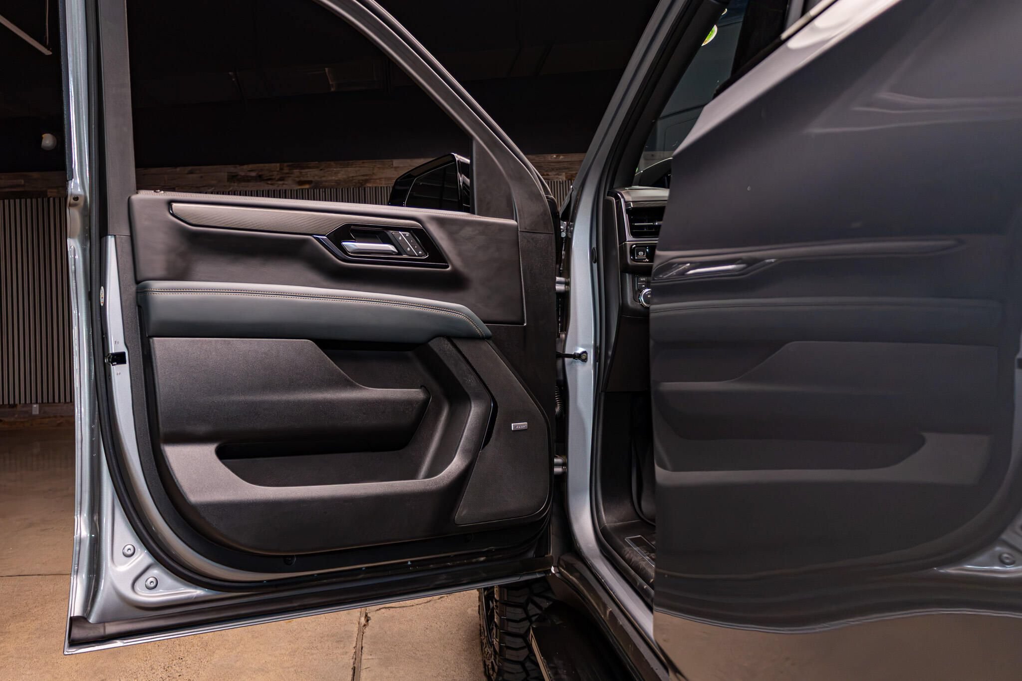 Used 2026 GMC Yukon AT4 w/ LPO, Floor Liner Package AWD/4WD image 29
