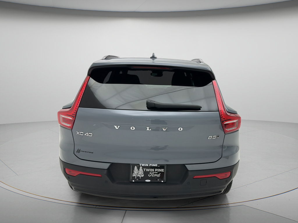 Used 2023 Volvo XC40 B5 Plus w/ Climate Package AWD/4WD image 7