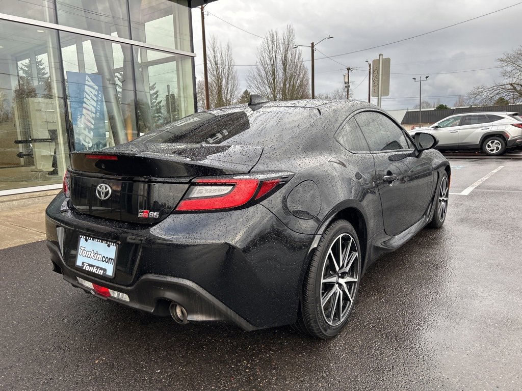Used 2022 Toyota GR86 Base image 5