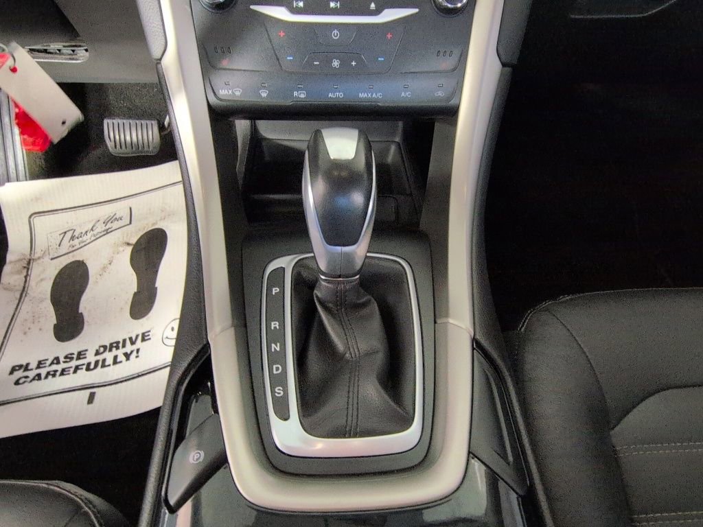 Used 2015 Ford Fusion SE w/ Equipment Group 202A FWD image 17