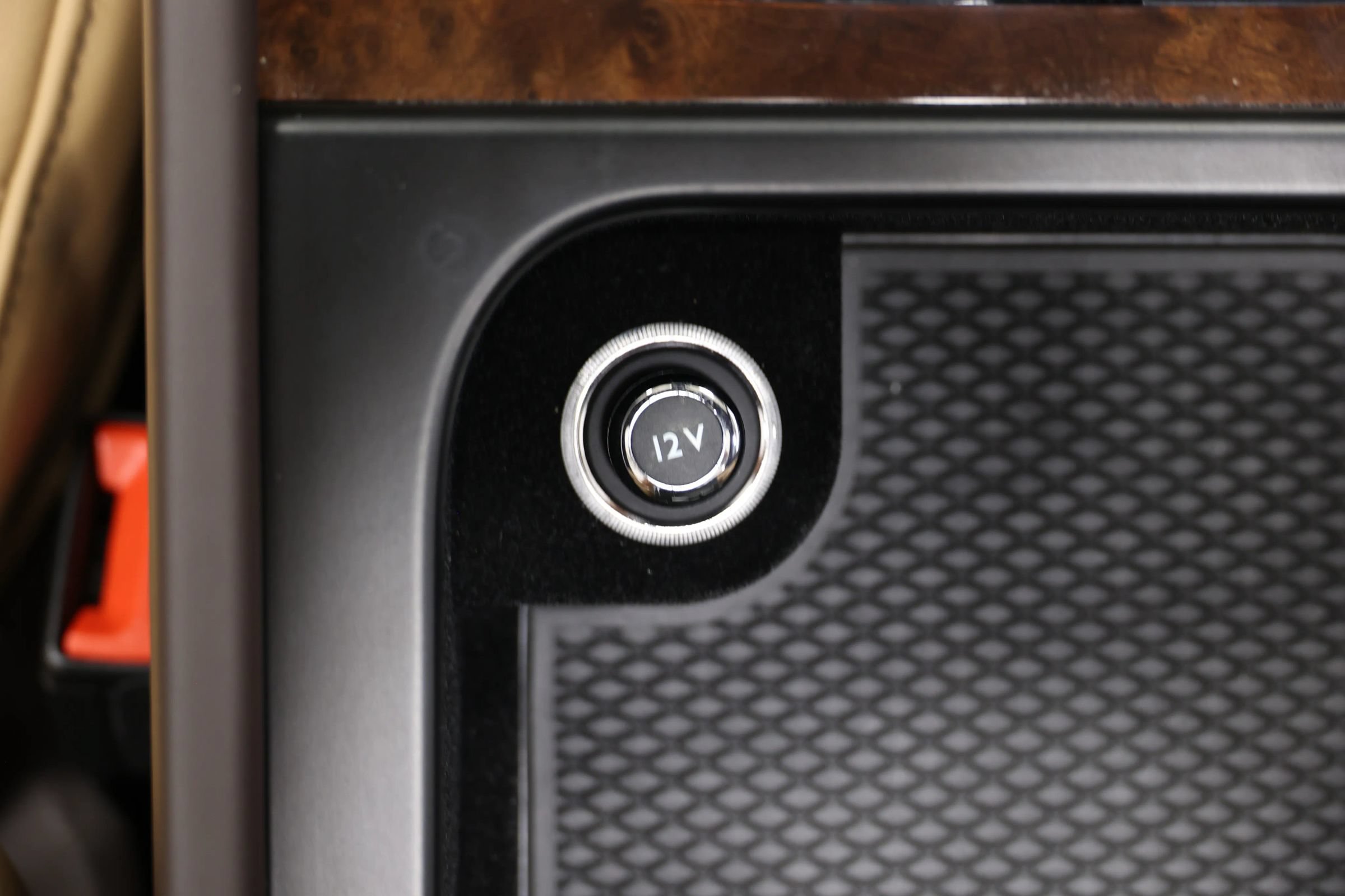 Used 2018 Bentley Bentayga AWD/4WD image 44