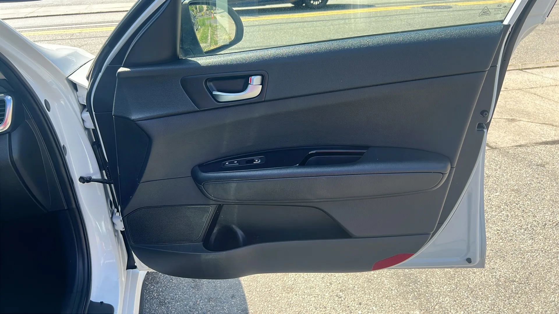 Used 2017 Kia Optima SX image 28