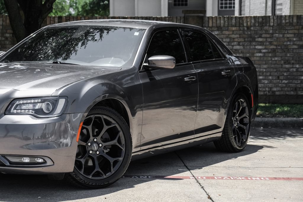 Used 2019 Chrysler 300 S RWD image 13