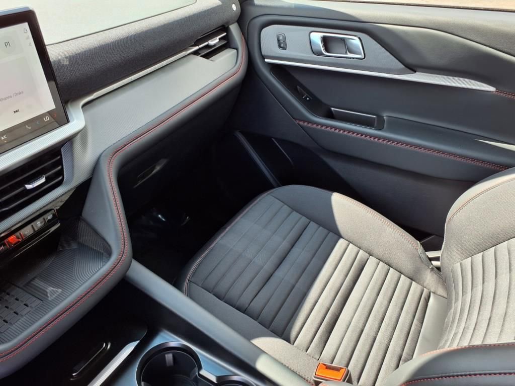New 2025 Ford Explorer ST-Line w/ Premium Package image 17