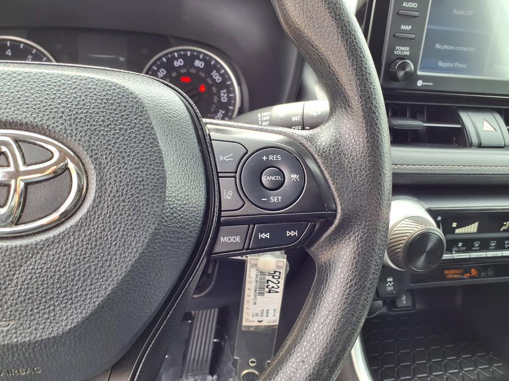 Used 2022 Toyota RAV4 LE image 18