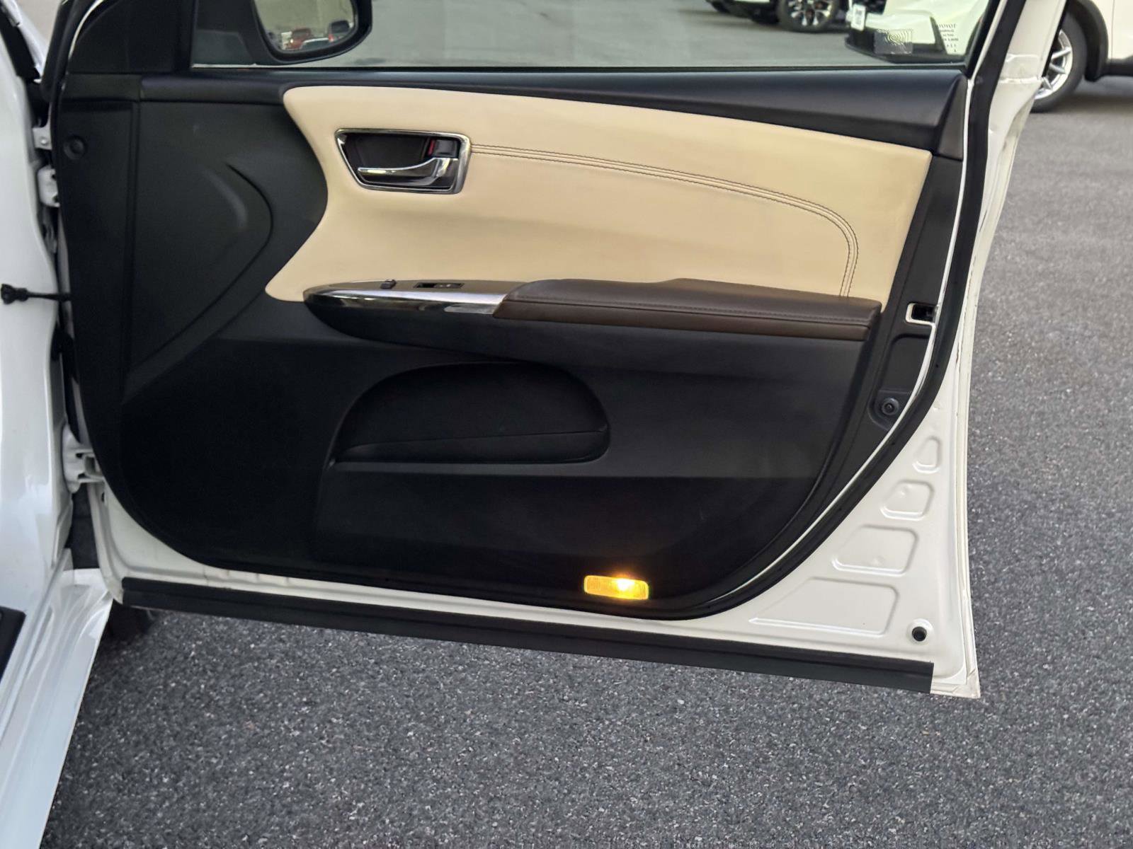 Used 2013 Toyota Avalon Limited image 14