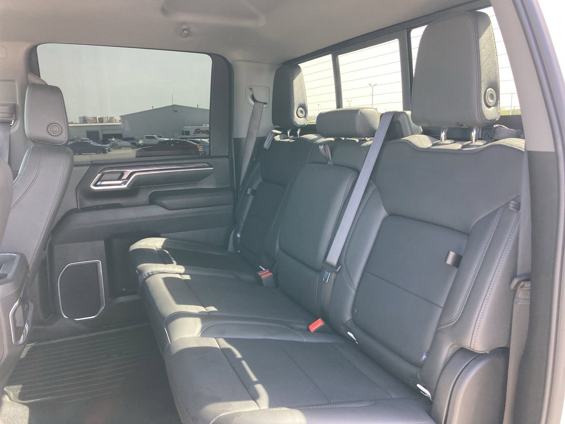 Used 2025 Chevrolet Silverado 2500 LTZ w/ LTZ Convenience Package image 27
