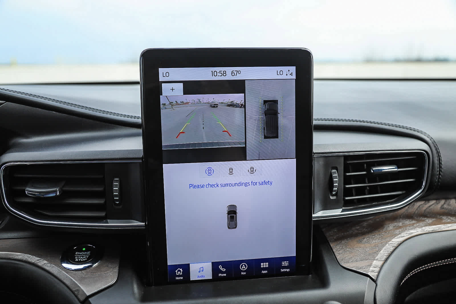 Used 2020 Ford Explorer Platinum w/ Premium Technology Package image 24