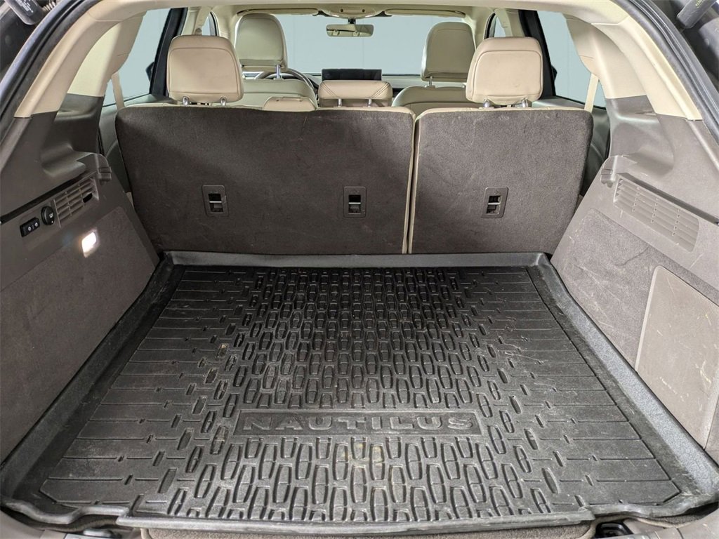 Used 2022 Lincoln Nautilus Reserve image 28