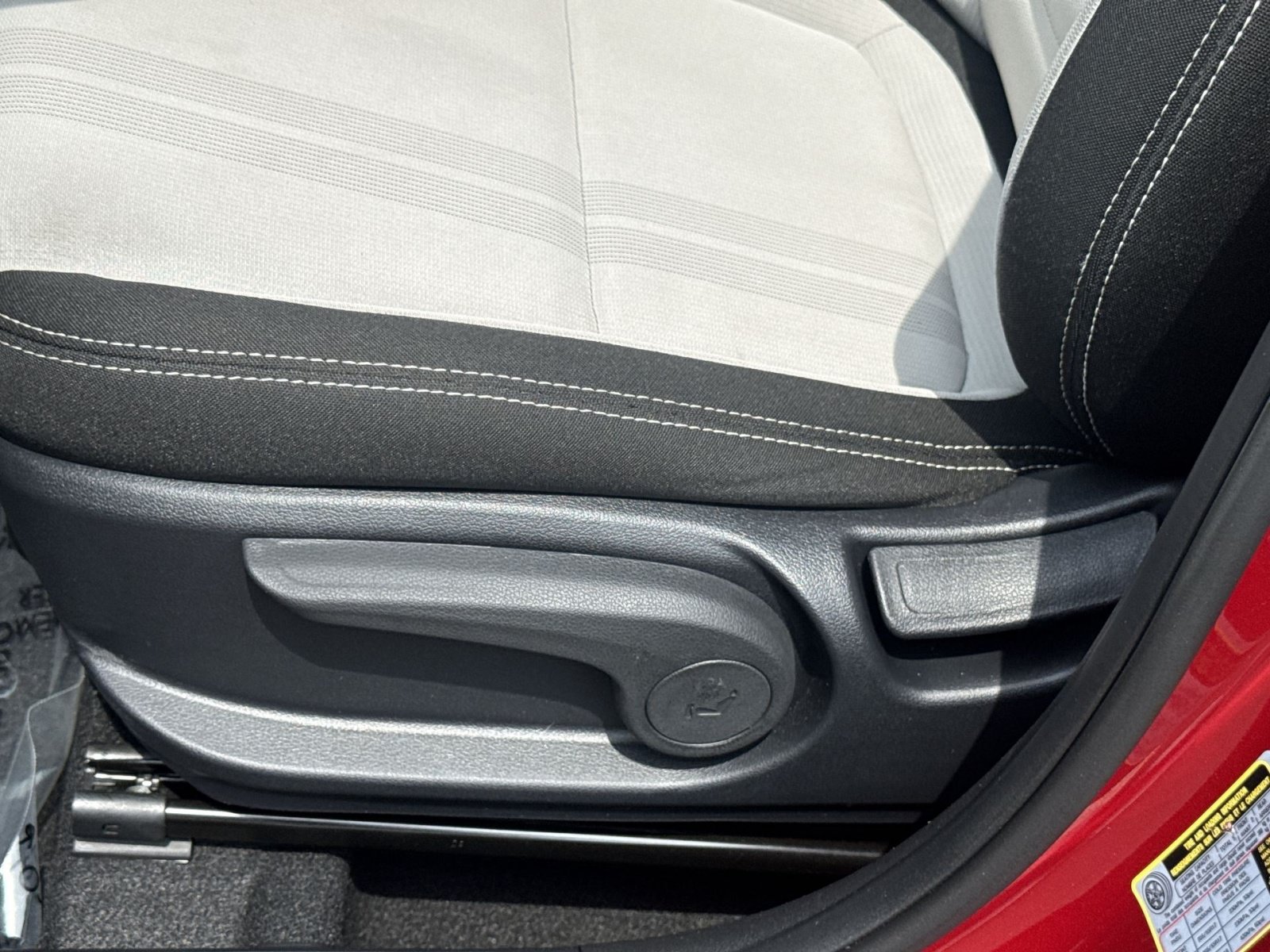 Certified 2024 Hyundai Venue SEL FWD image 14