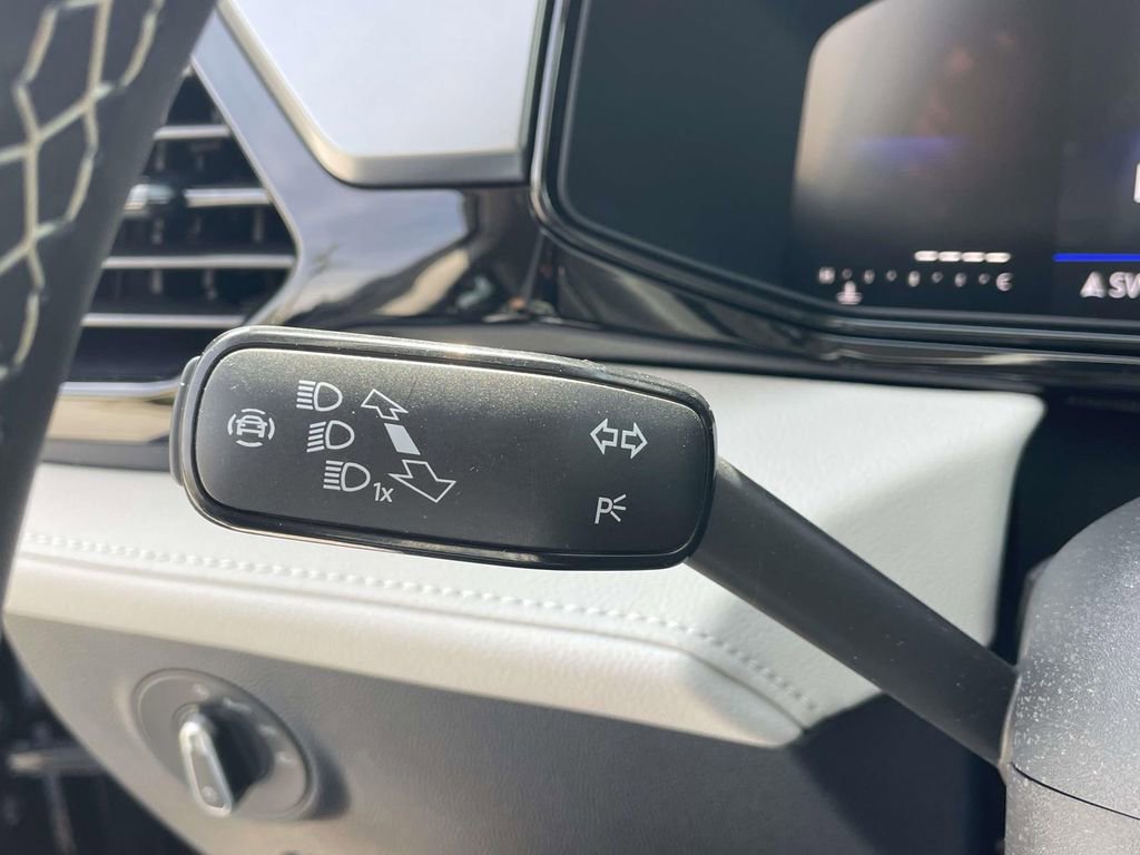 Used 2025 Volkswagen Taos S FWD image 21