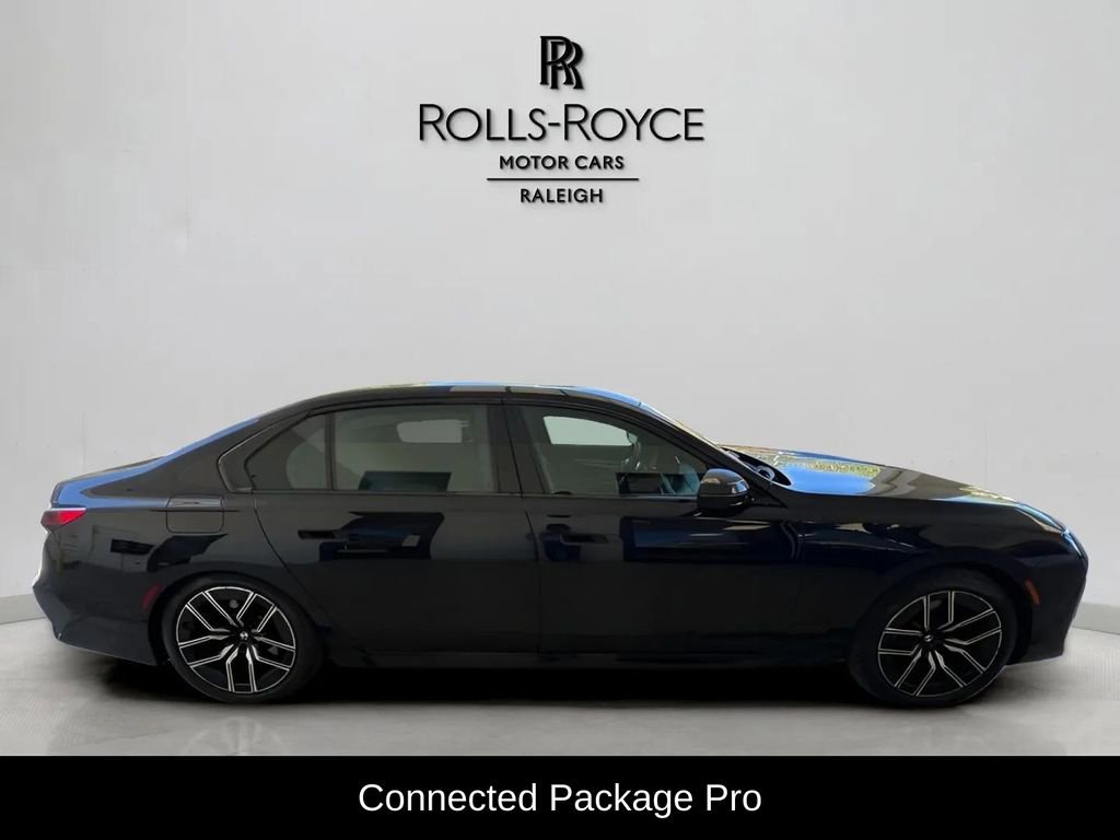 Used 2023 BMW 760i xDrive image 4