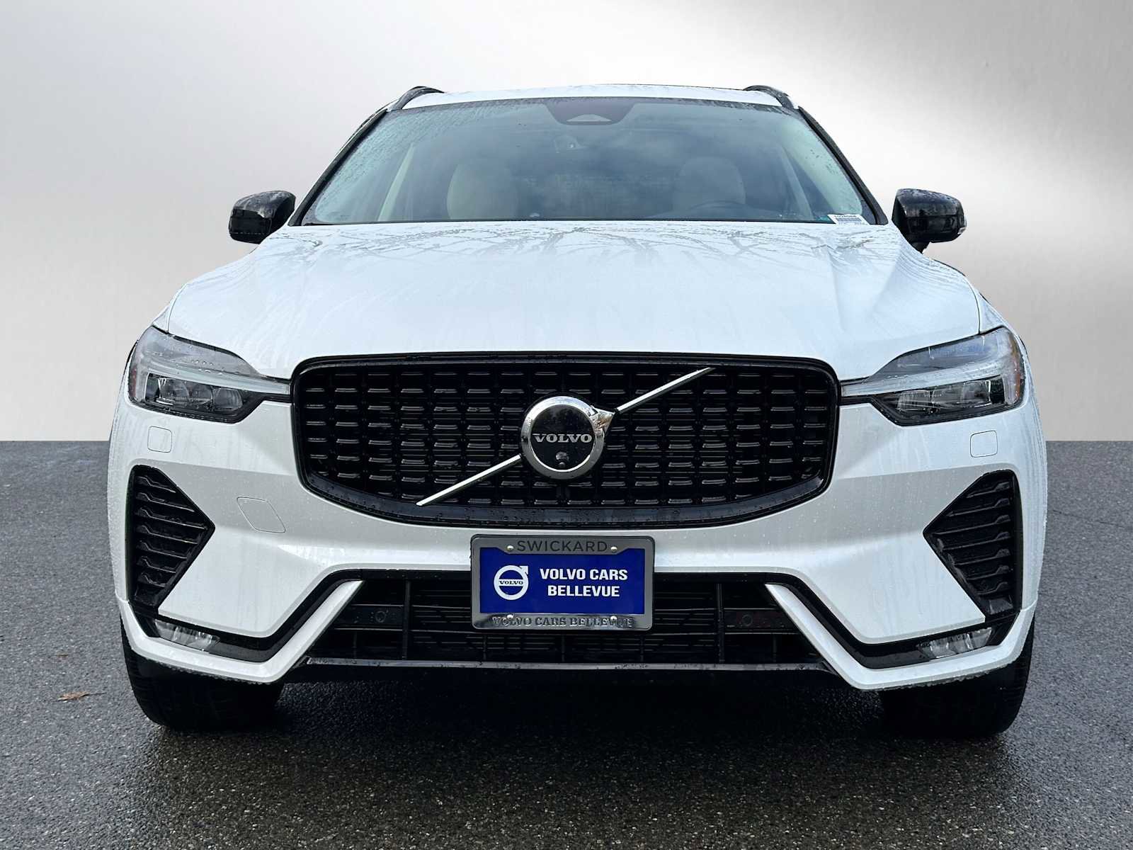 Used 2025 Volvo XC60 B5 Plus w/ Protection Package Premier image 8