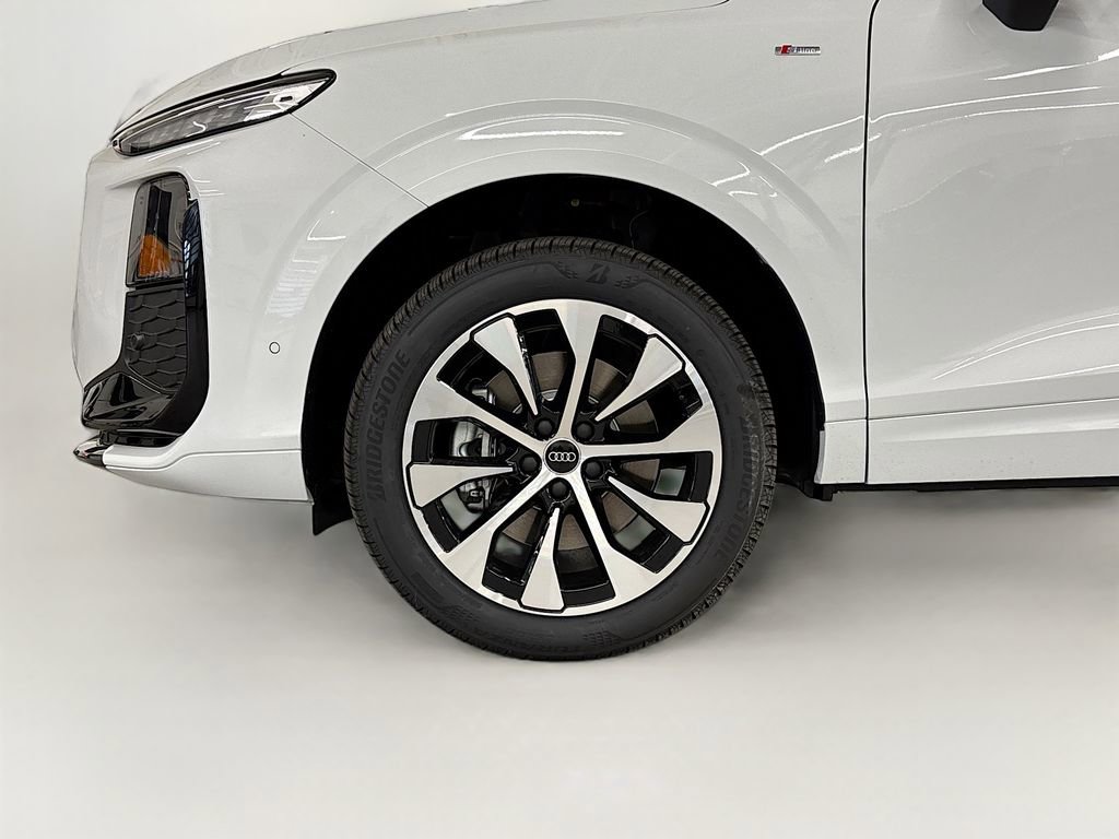 New 2026 Audi Q3 quattro 2.0T AWD/4WD image 23