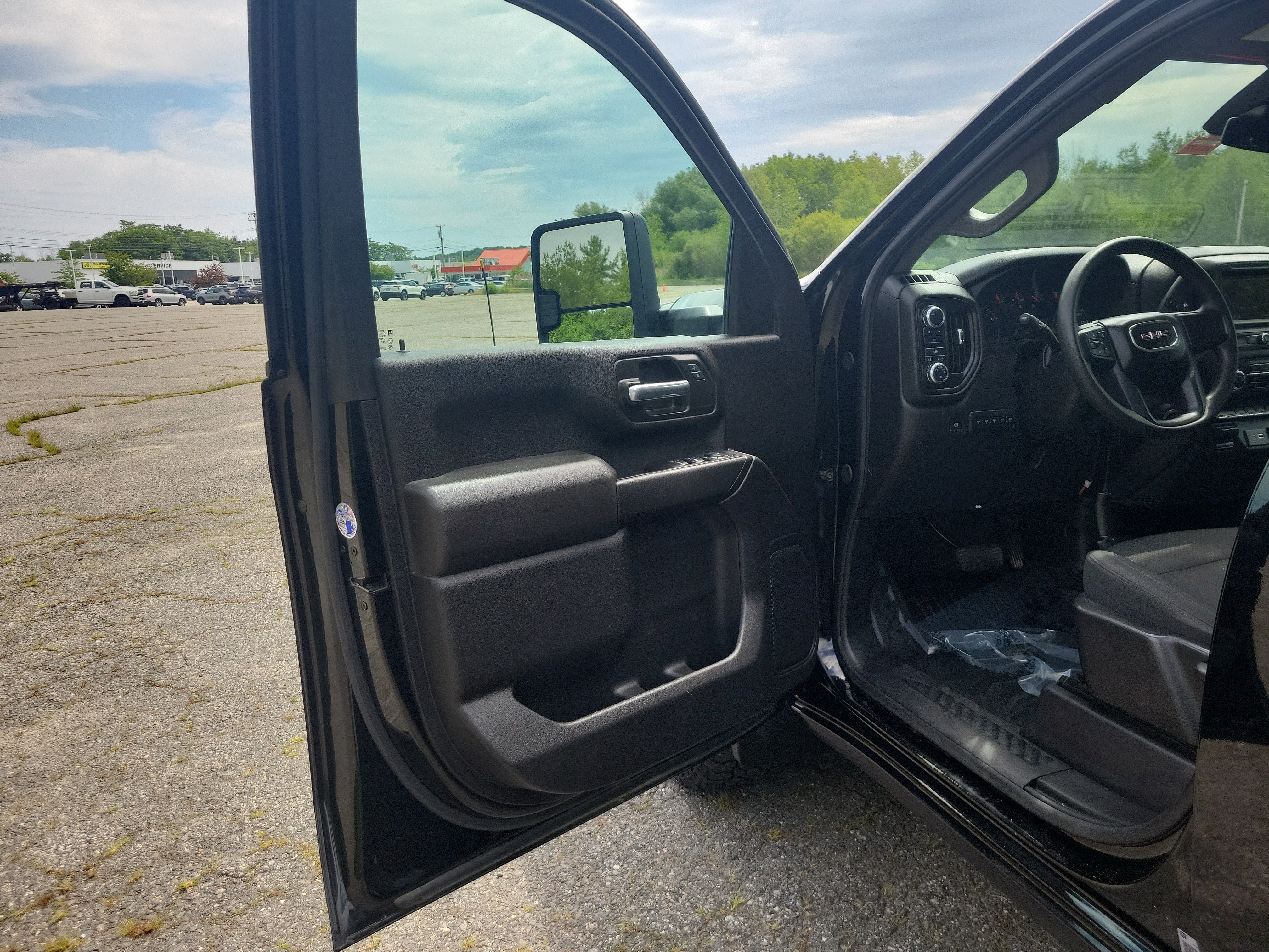 Used 2025 GMC Sierra 2500 Pro w/ Convenience Package AWD/4WD image 15