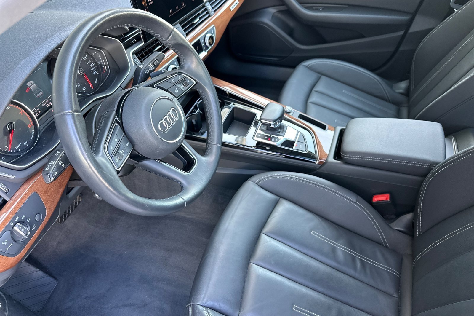 Used 2023 Audi A4 2.0T Premium w/ Convenience Package AWD/4WD image 9