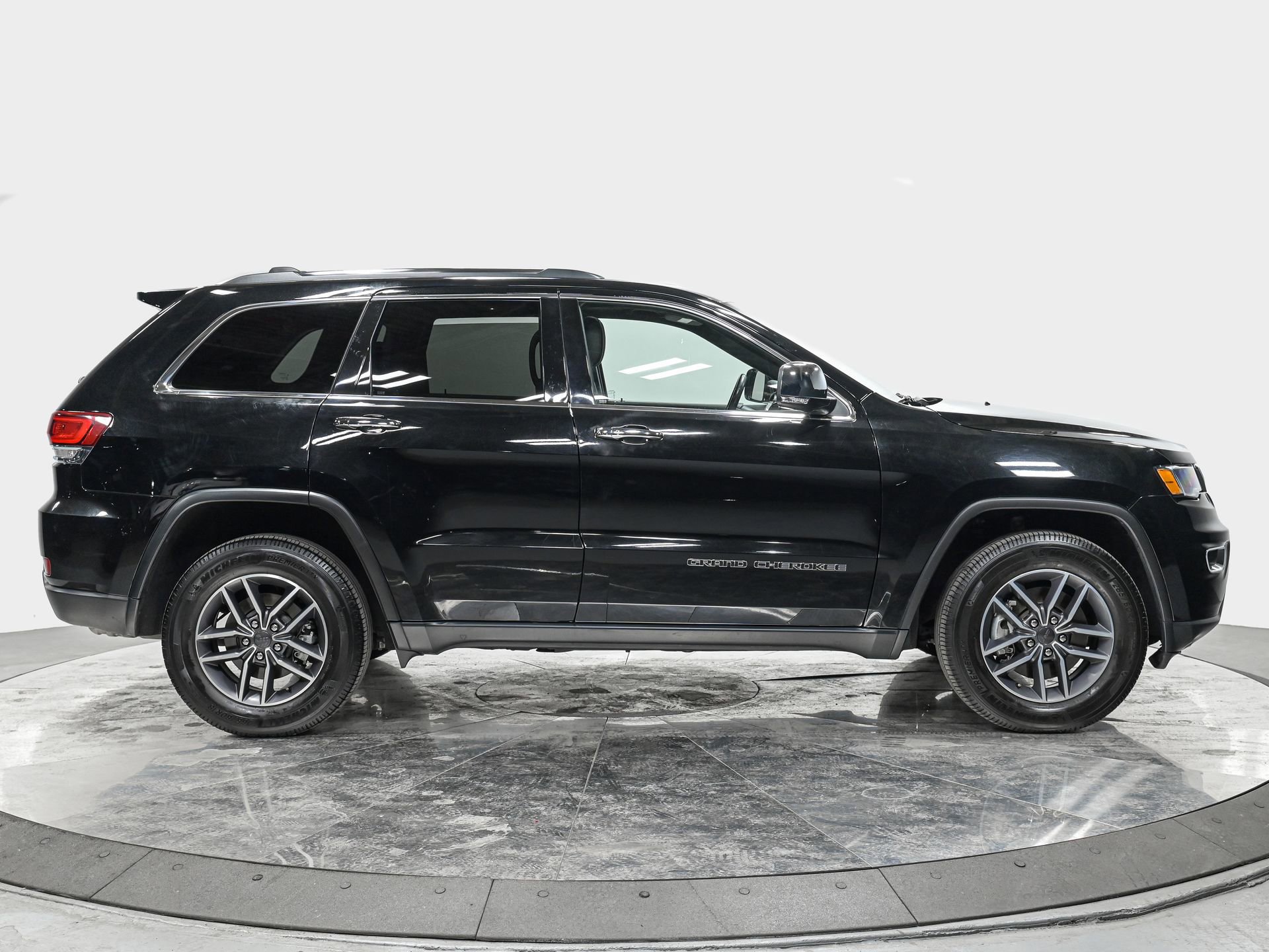 Used 2021 Jeep Grand Cherokee Limited image 8