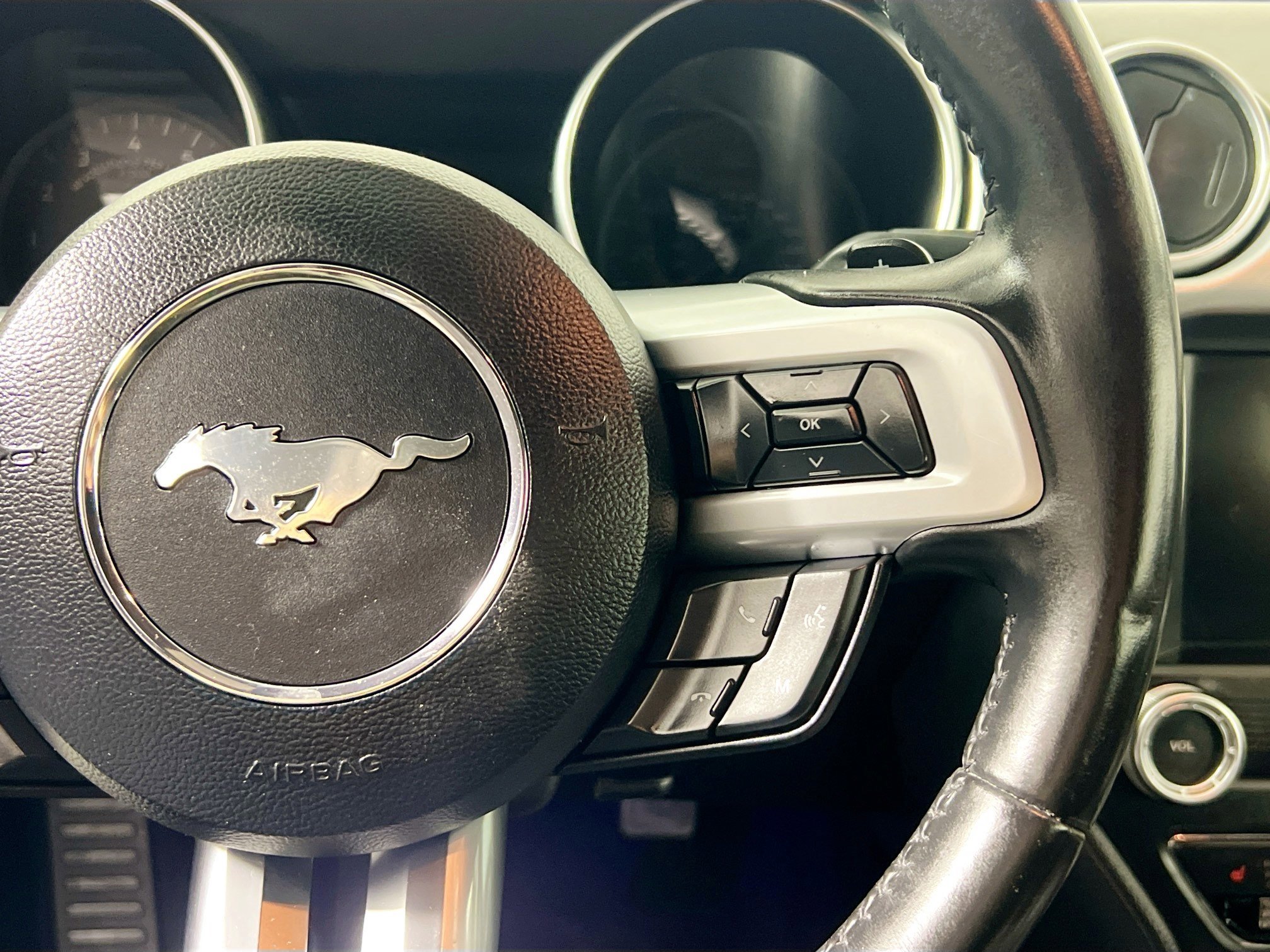 Used 2019 Ford Mustang Premium image 19