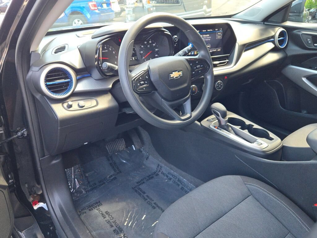 Certified 2024 Chevrolet Trax LS w/ LS Convenience Package FWD image 19