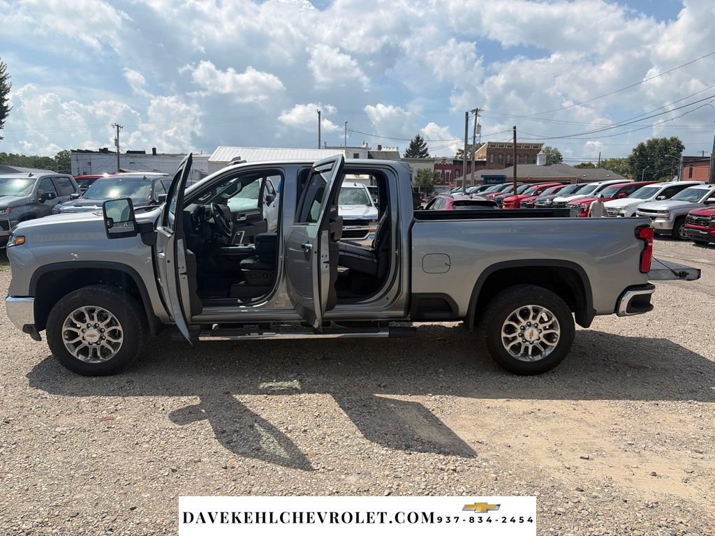 Used 2025 Chevrolet Silverado 2500 LTZ w/ LTZ Plus Package AWD/4WD image 31