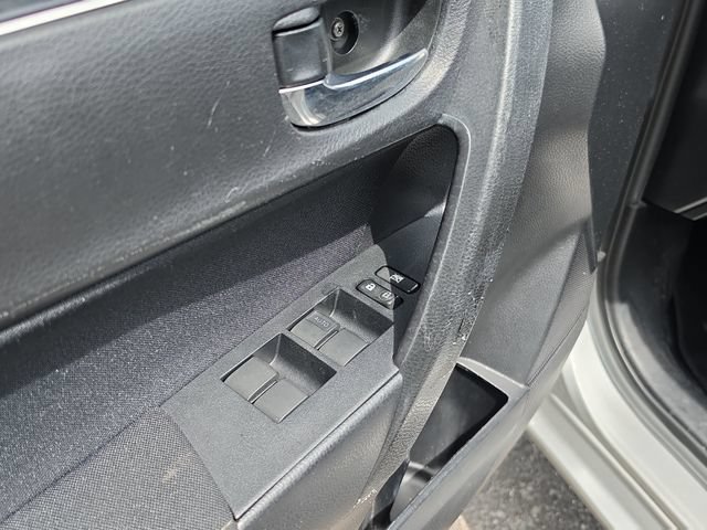Used 2017 Toyota Corolla LE FWD image 18