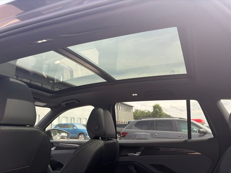 New 2026 Volkswagen Tiguan SE R-Line AWD/4WD image 14