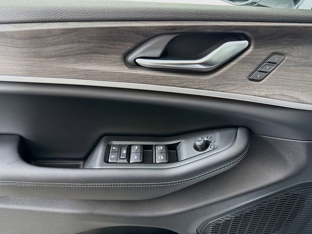 New 2025 Jeep Grand Cherokee Limited w/ Black Appearance Package image 18