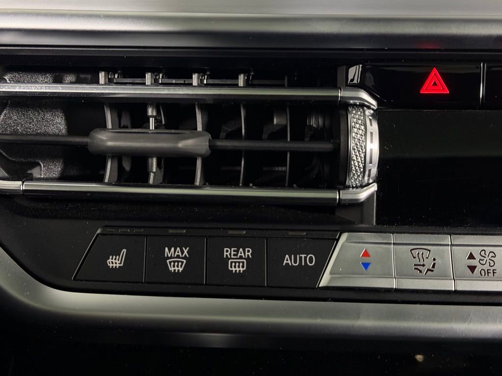 Used 2025 BMW X4 xDrive30i image 19