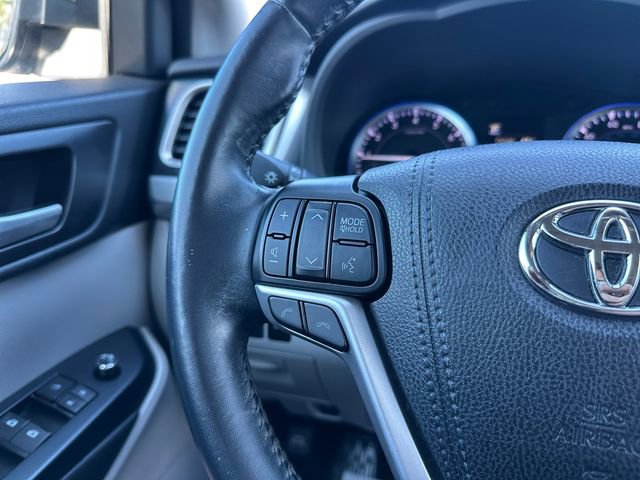 Used 2017 Toyota Highlander XLE image 24