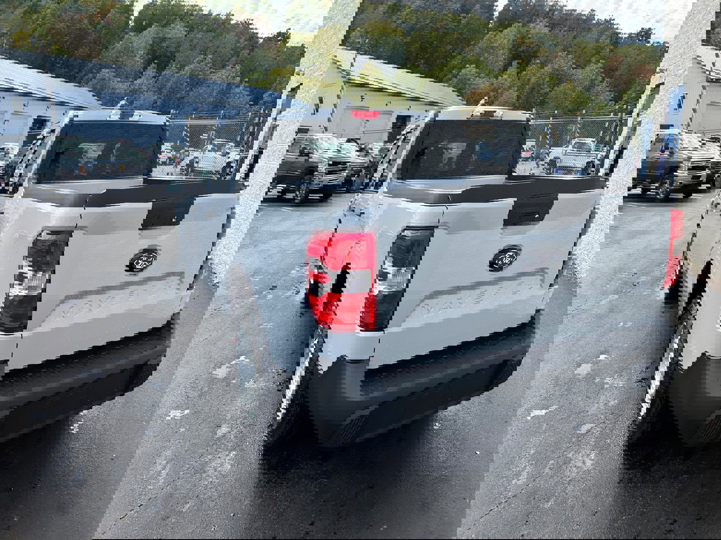 New 2025 Ford Maverick XL image 10