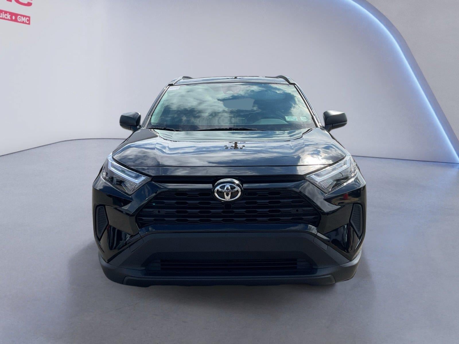 Used 2024 Toyota RAV4 LE AWD/4WD image 8