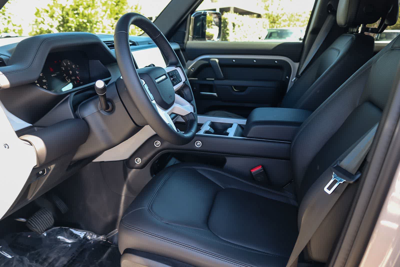 New 2026 Land Rover Defender 110 X-Dynamic SE AWD/4WD image 18
