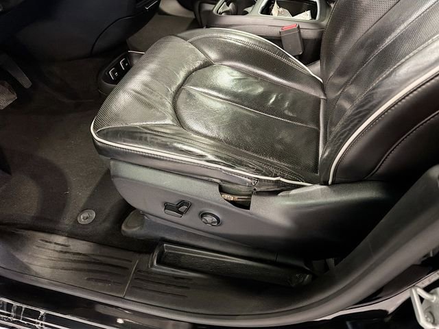 Used 2019 Chrysler Pacifica Limited w/ Advanced Safetytec Group image 18
