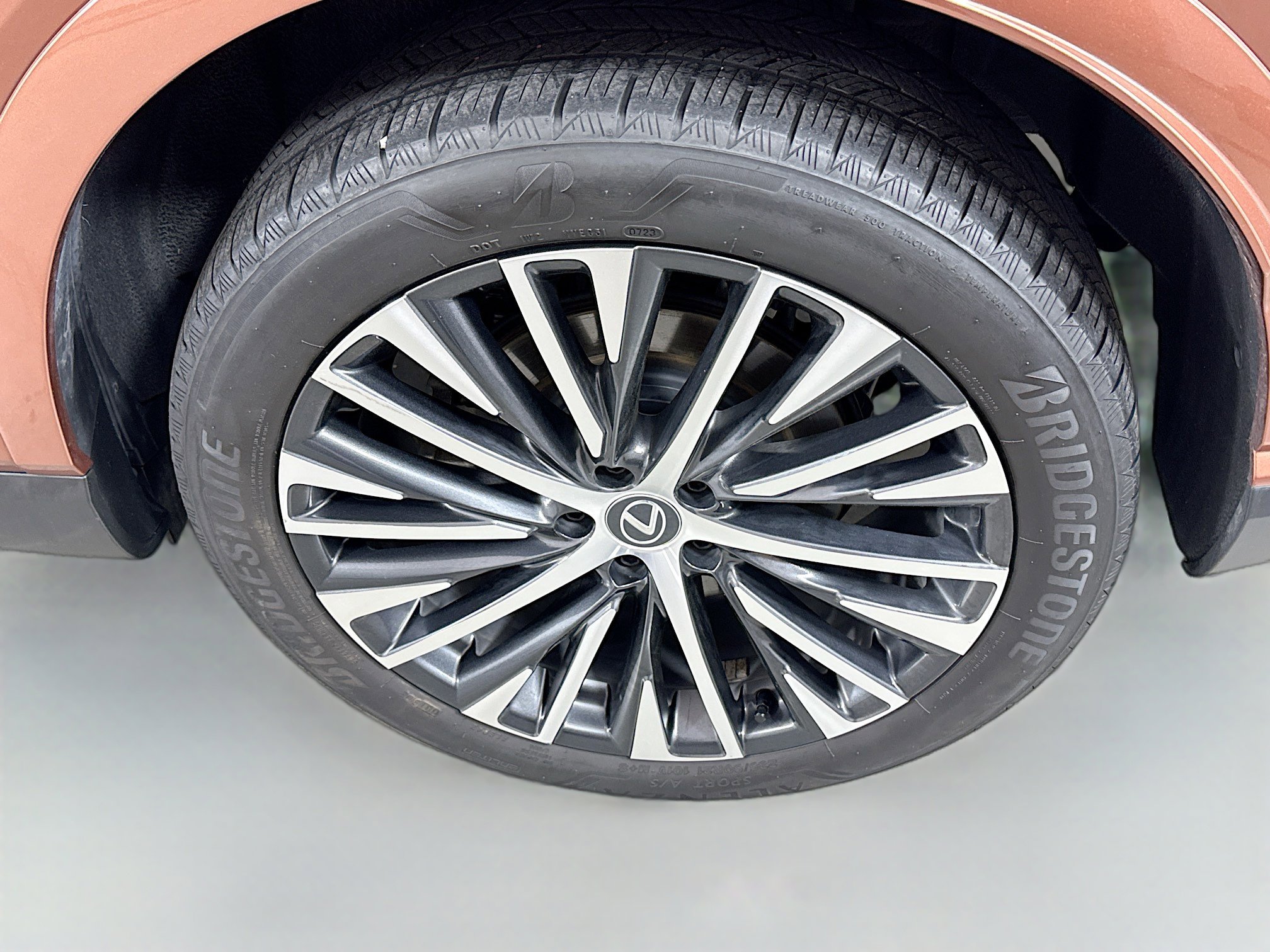 Used 2023 Lexus RX 350 w/ Accessory Package (Z1) image 29