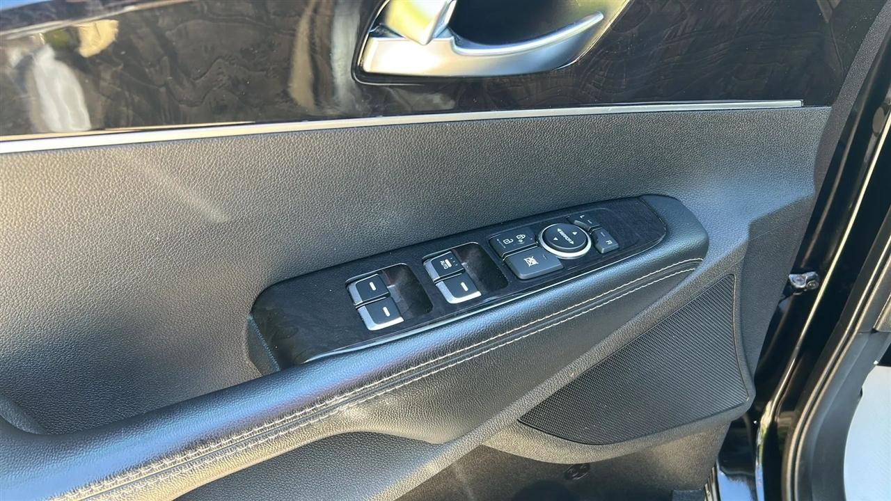 Used 2016 Kia Sorento EX AWD/4WD image 36