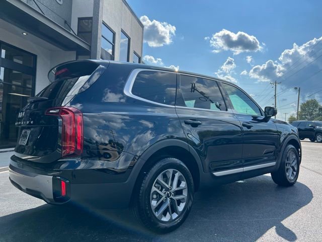 Used 2025 Kia Telluride LX image 16