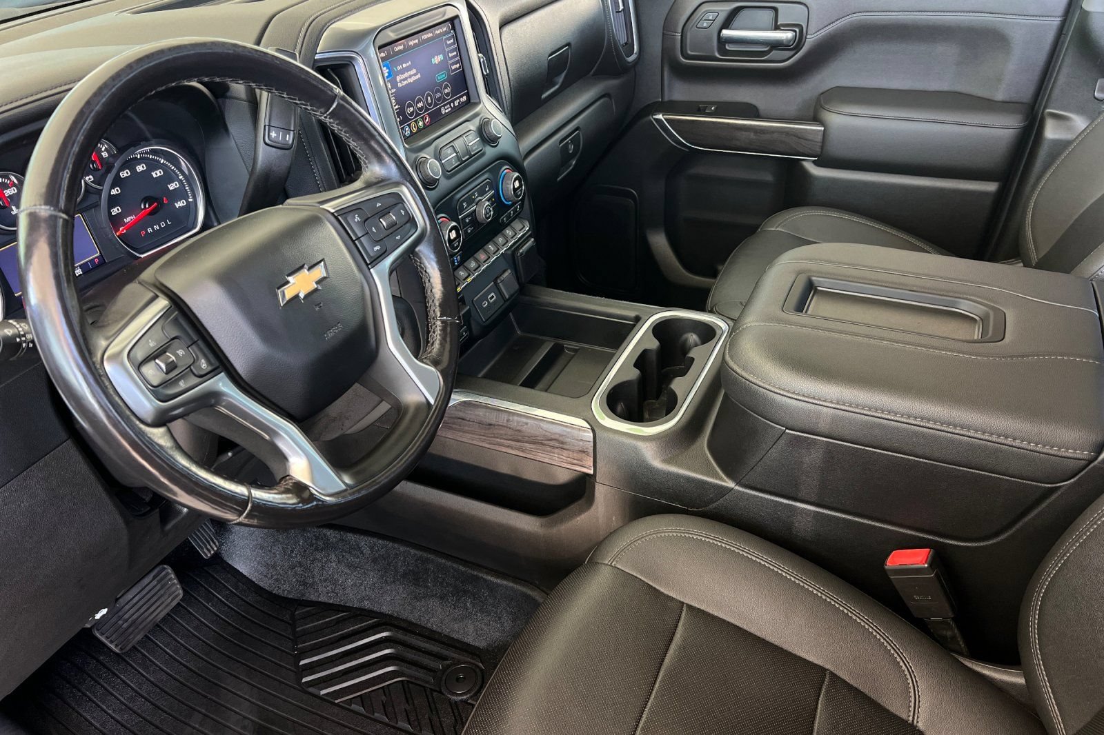 Used 2022 Chevrolet Silverado 1500 LTZ AWD/4WD image 10