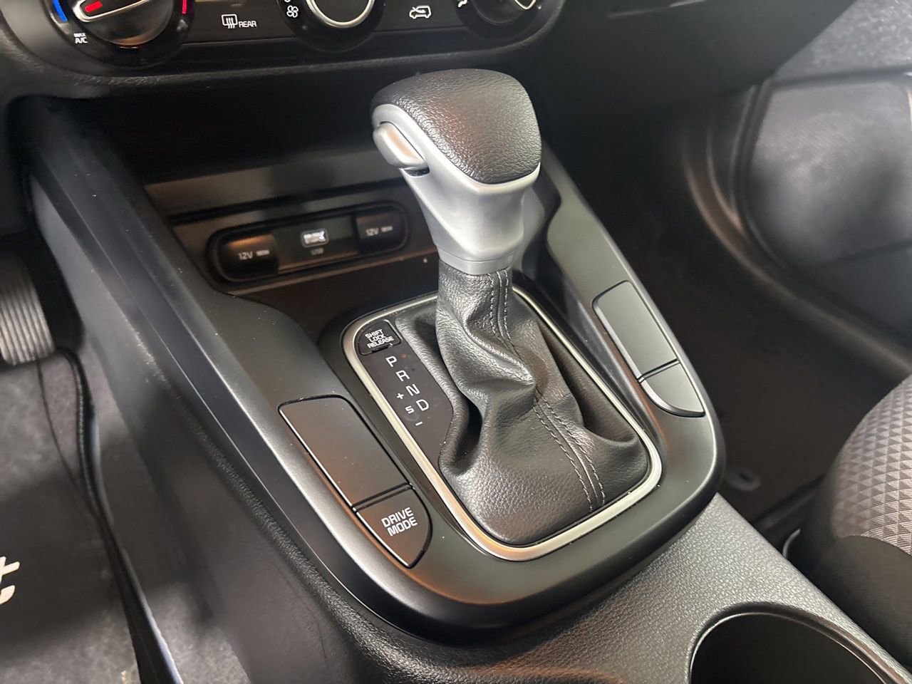 Used 2025 Kia Soul LX image 17