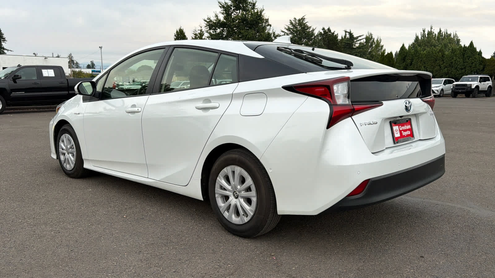 Used 2022 Toyota Prius LE FWD image 3