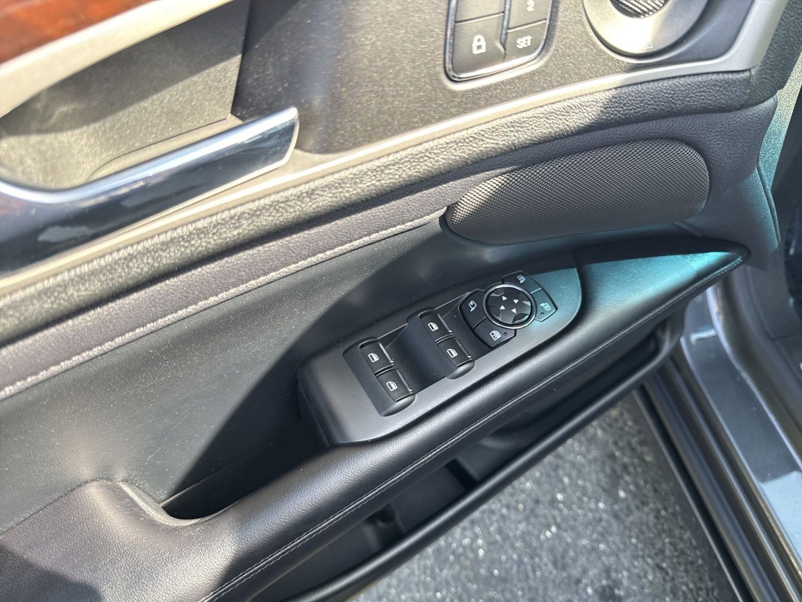 Used 2019 Lincoln MKZ Reserve w/ Reserve Plus Package AWD/4WD image 15