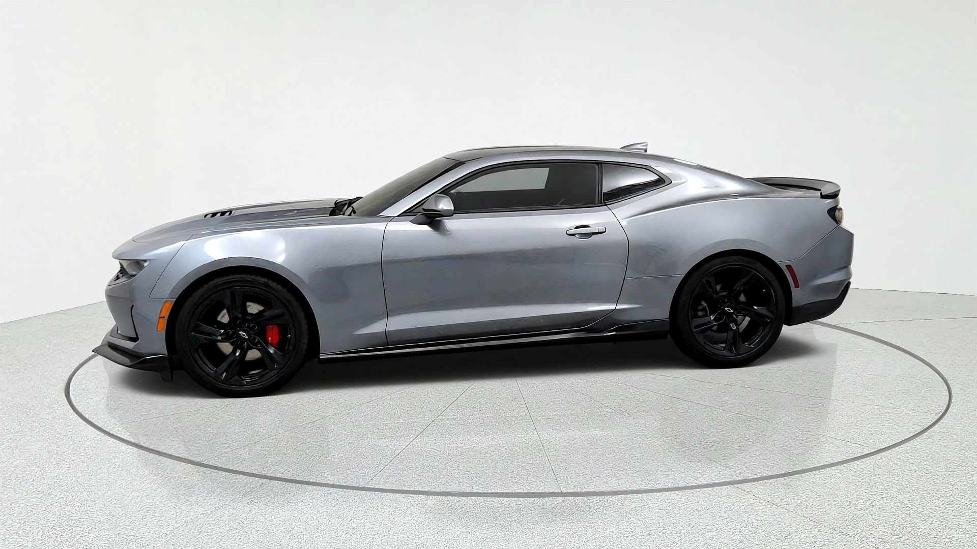 Used 2021 Chevrolet Camaro LT w/ RS Package RWD image 2