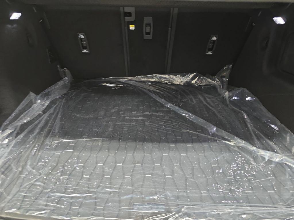 Used 2023 Jaguar F-PACE S image 13