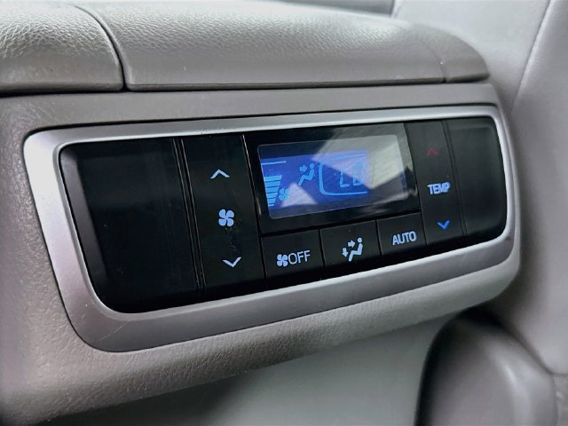 Used 2019 Toyota Highlander XLE AWD/4WD image 27